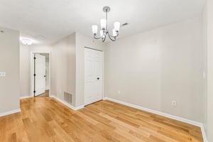Lenox Dr 506-S0906-008.jpg