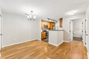 Lenox Dr 506-S0906-010.jpg