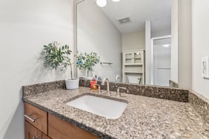 Lenox Dr 506-S0906-019.jpg