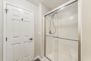 Lenox Dr 506-S0906-020.jpg