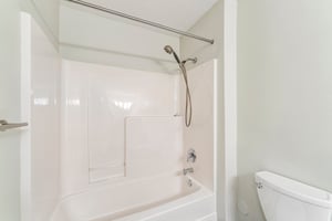 Lenox Dr 506-S0906-025.jpg