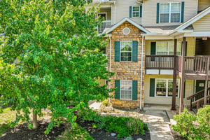 Lenox Dr 506-S0906-035.jpg