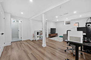  Photo 31