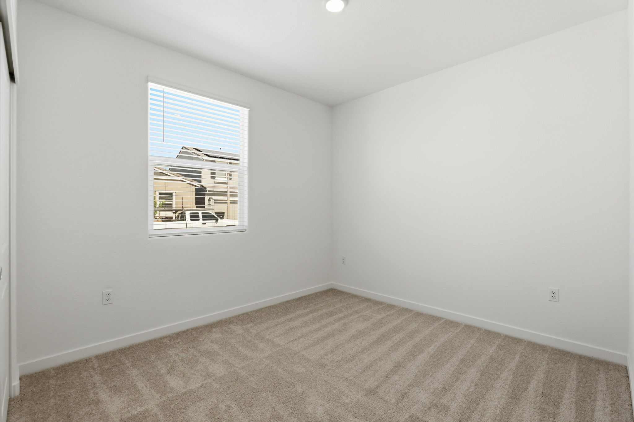 017_F8_1491 Roebling St