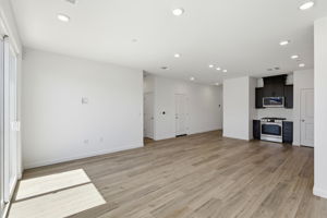 008_F8_1491 Roebling St