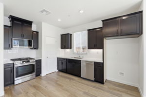 012_F8_1491 Roebling St