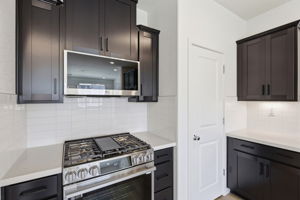 015_F8_1491 Roebling St