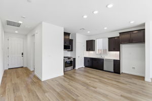 016_F8_1491 Roebling St