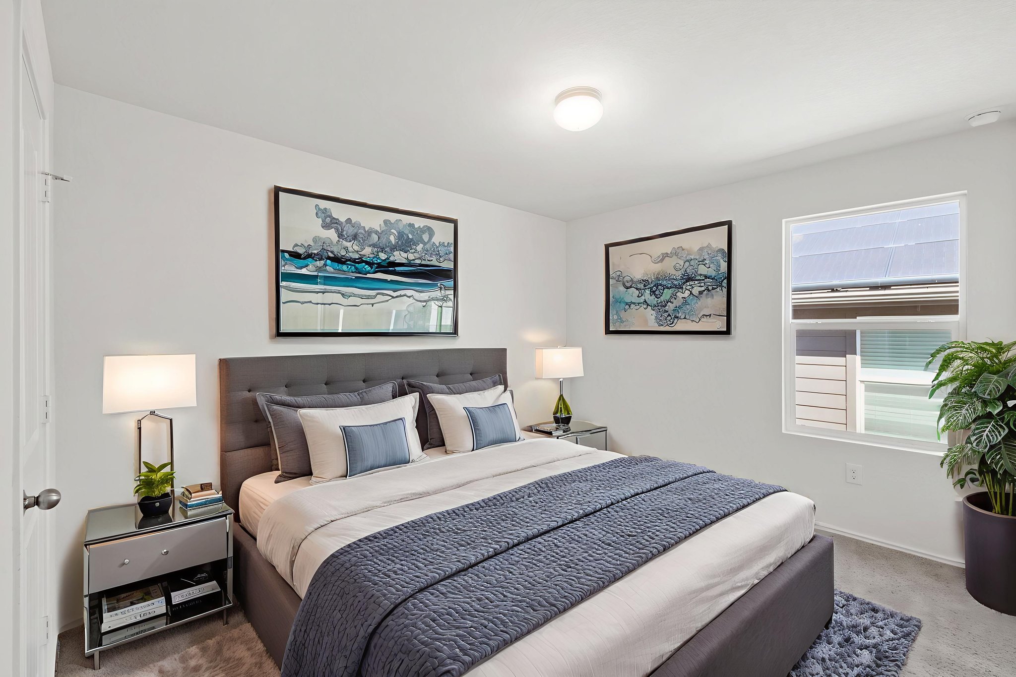 0M6A8544 virtually staged.jpeg