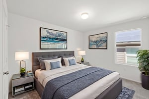 0M6A8544 virtually staged.jpeg