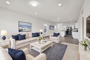 0M6A8440 virtually staged.jpeg