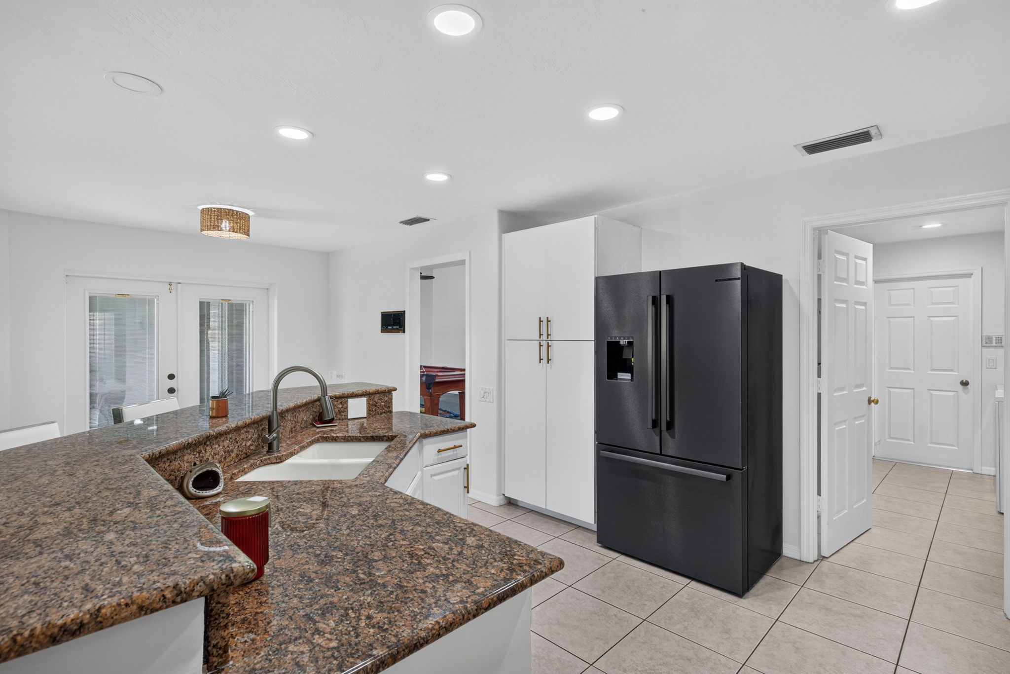 Kitchen 3 of 4
