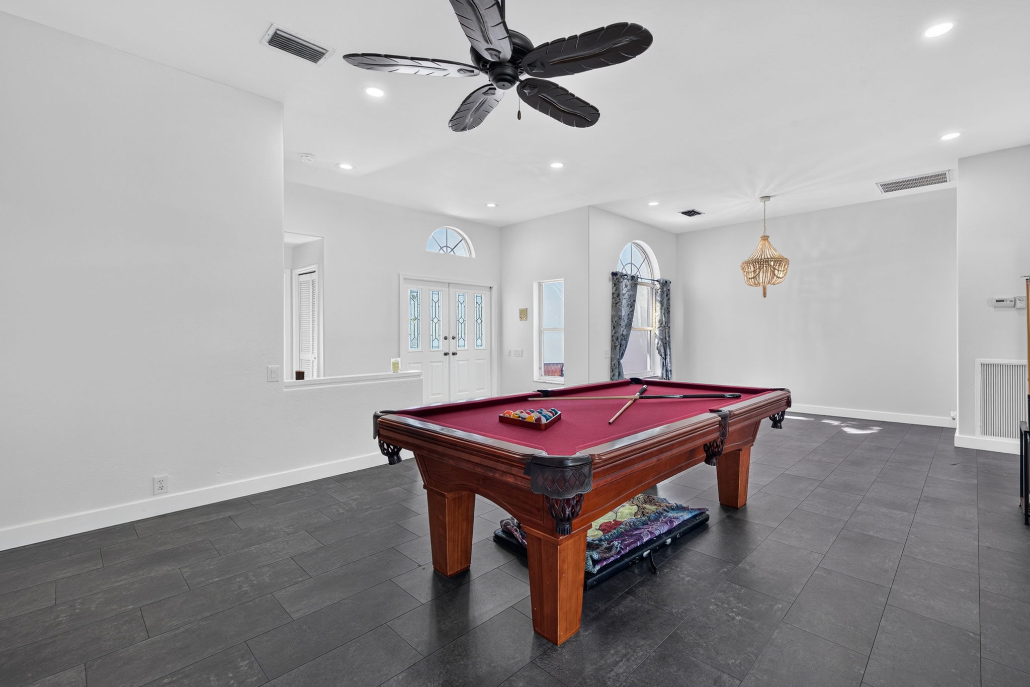 Recreation Room 4 of 4