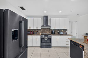 Kitchen 1 of 4