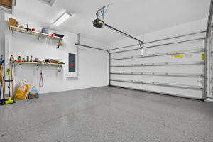 Garage 1 of 2