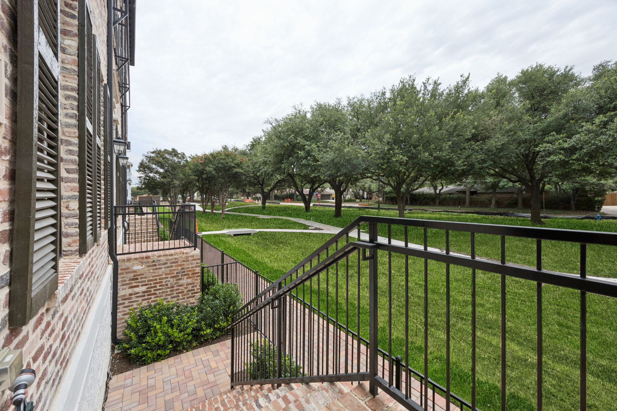 14932Oak_001