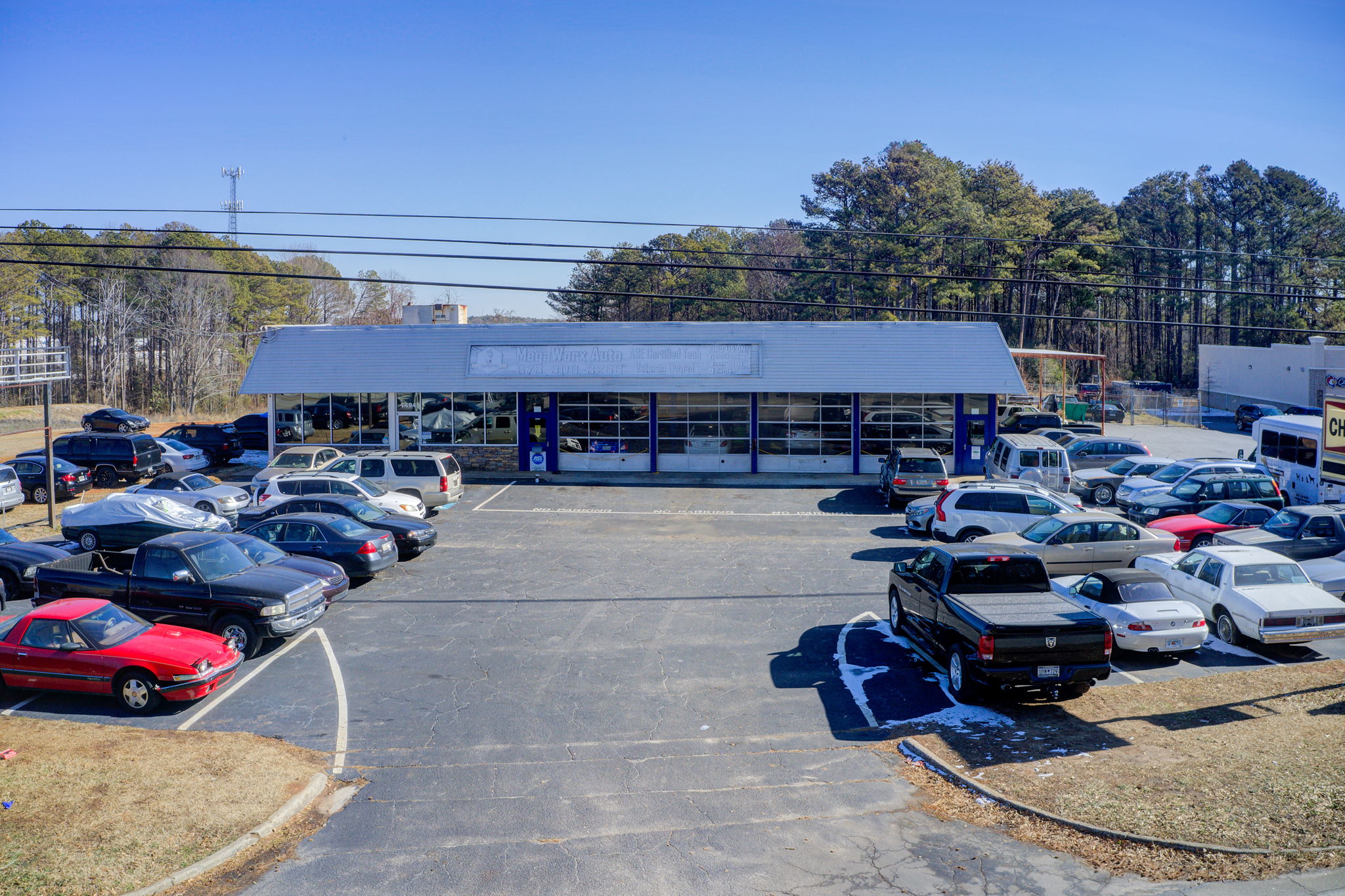30 Aerial Exterior Front C w Parking