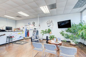 7 Reception Lobby D w Main Bay Access