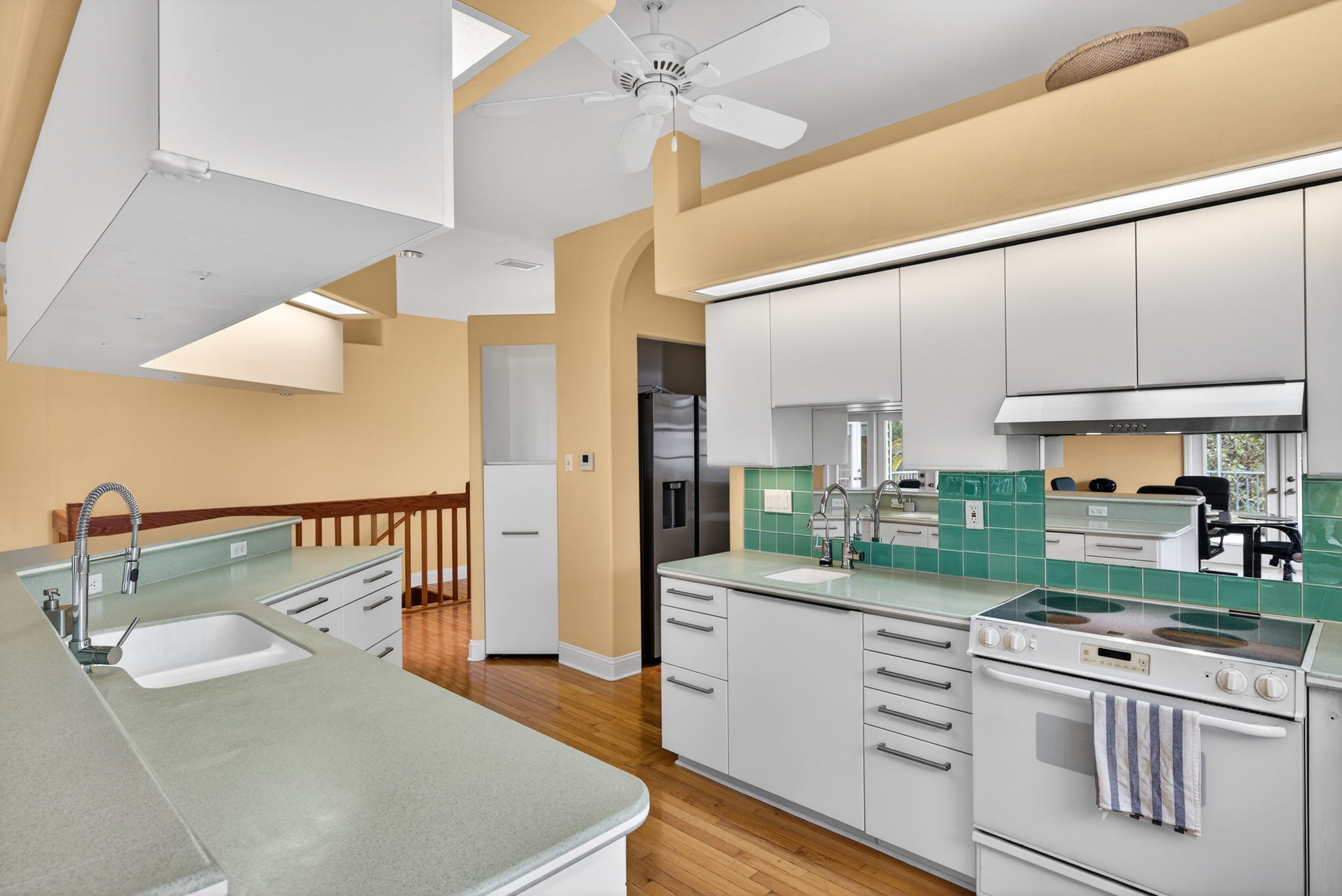 Kitchen 1 of 5