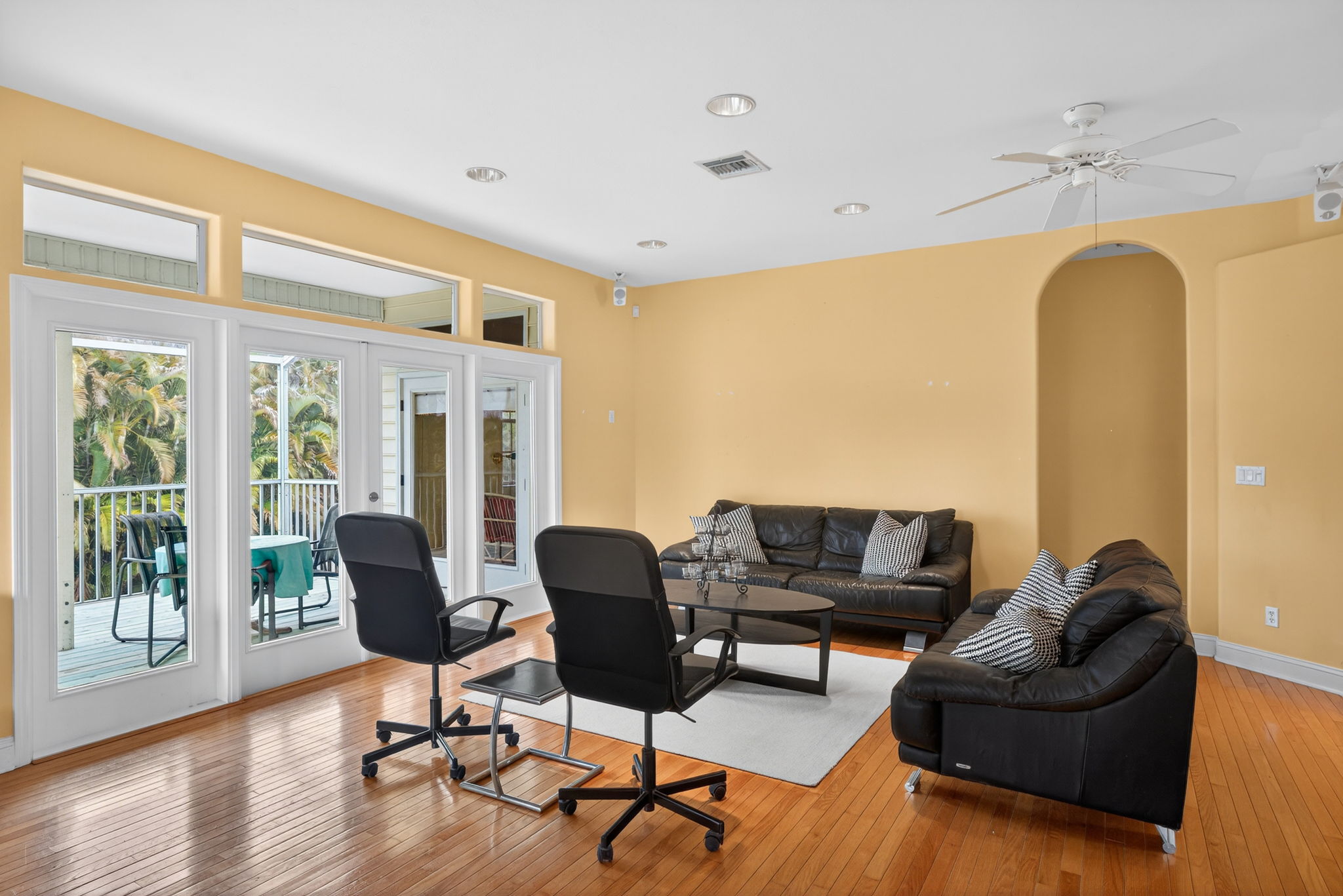Living Room 4 of 4