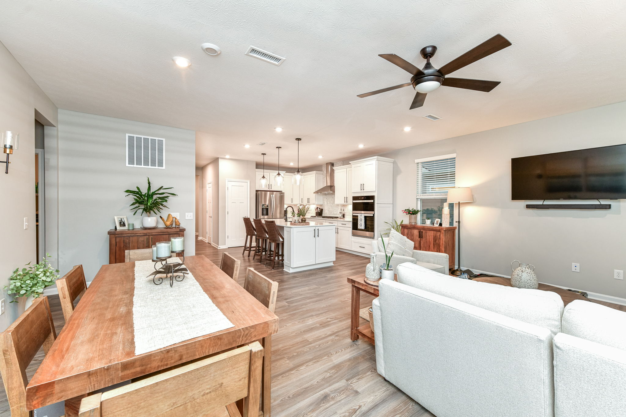 Living Room/Dining Room