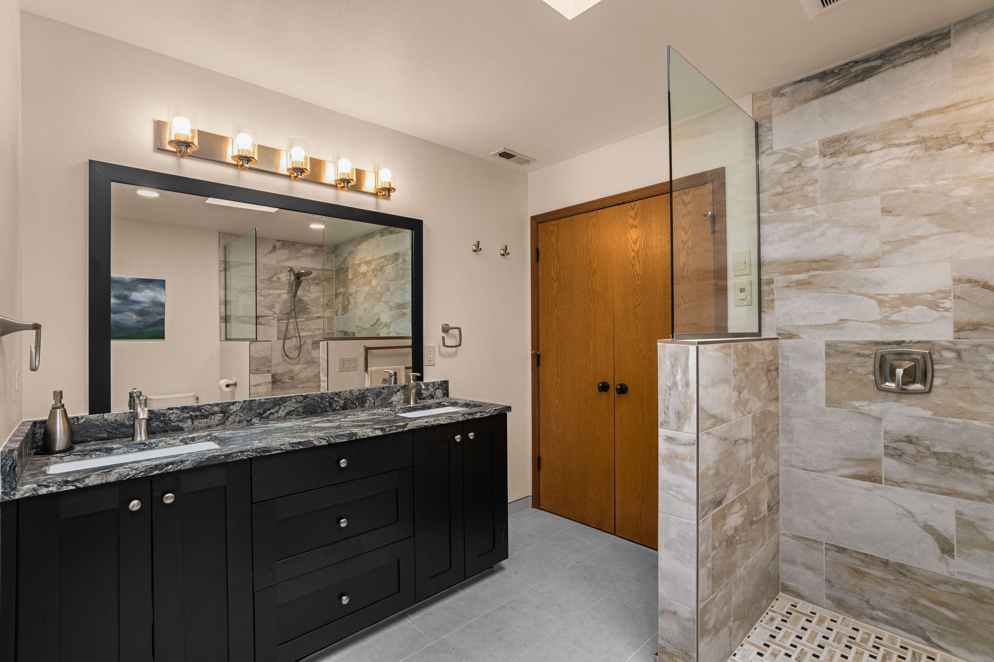 Primary Suite Bathroom - Double Sinks