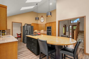 Kitchen - Breakfast Bar