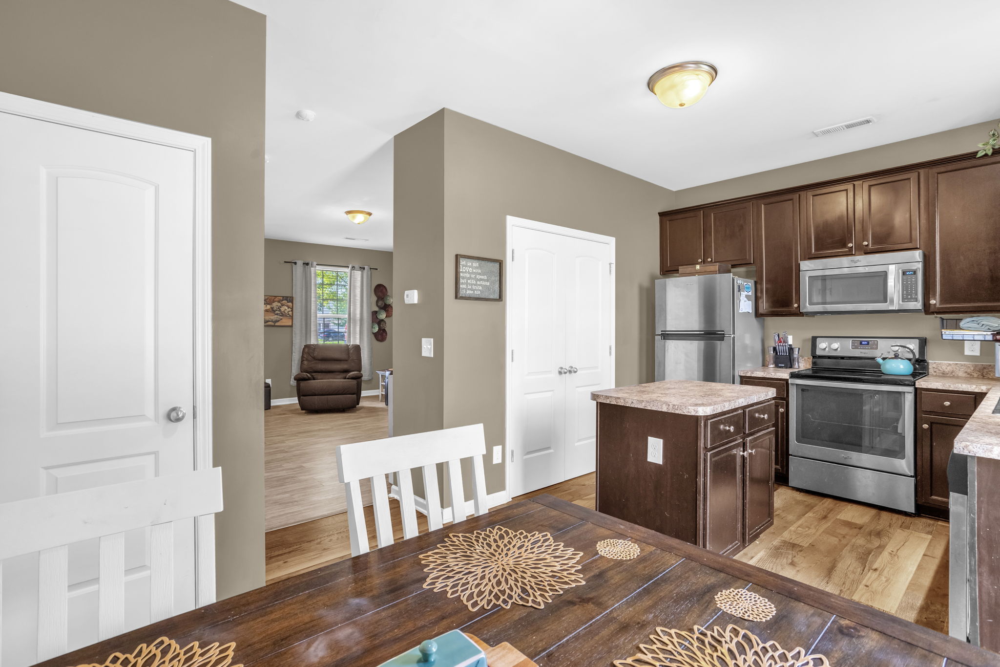 1497 Bromwich Dr-15