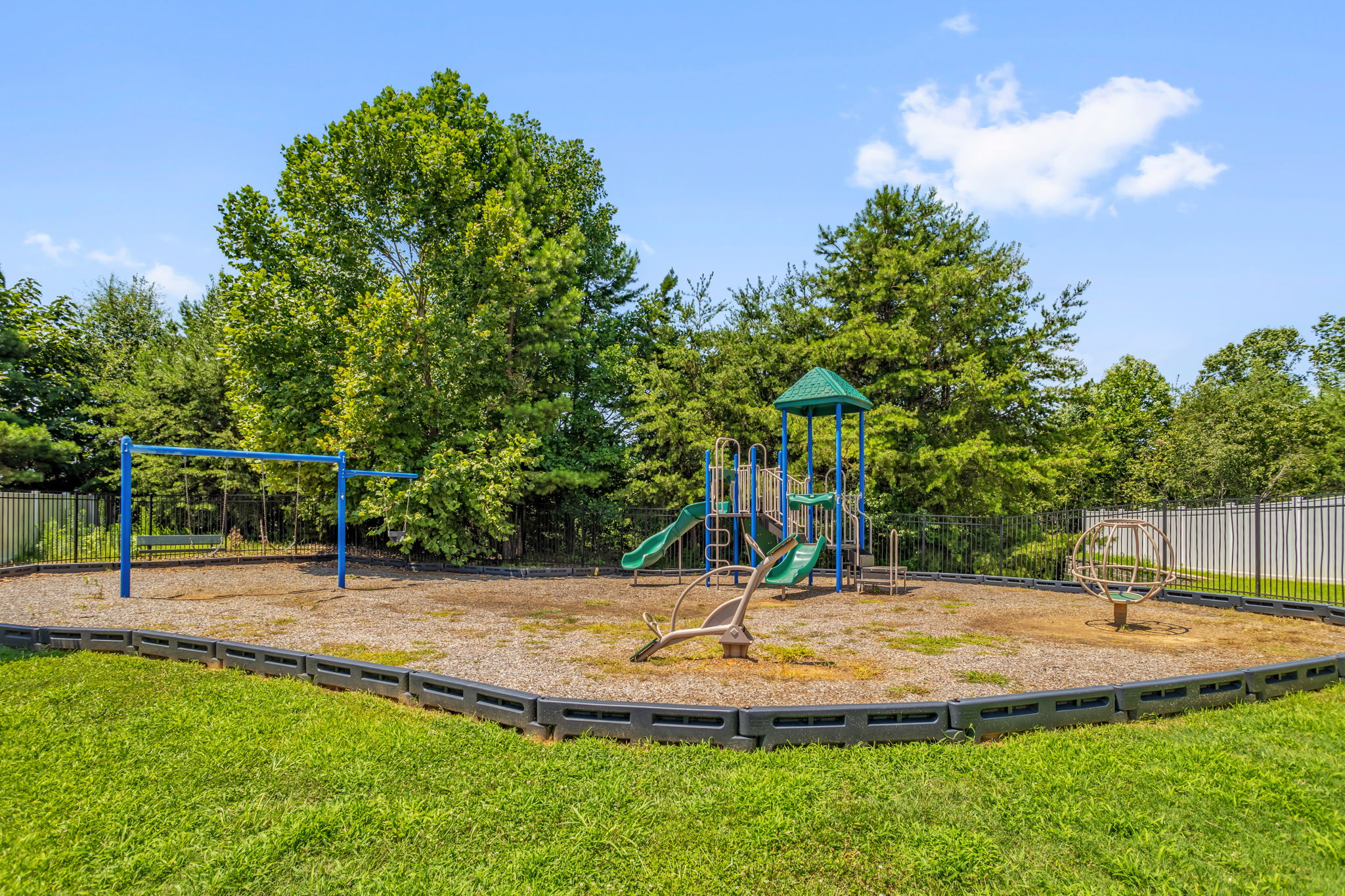 1497 Bromwich Dr-31