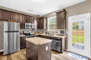 1497 Bromwich Dr-8