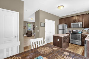 1497 Bromwich Dr-15