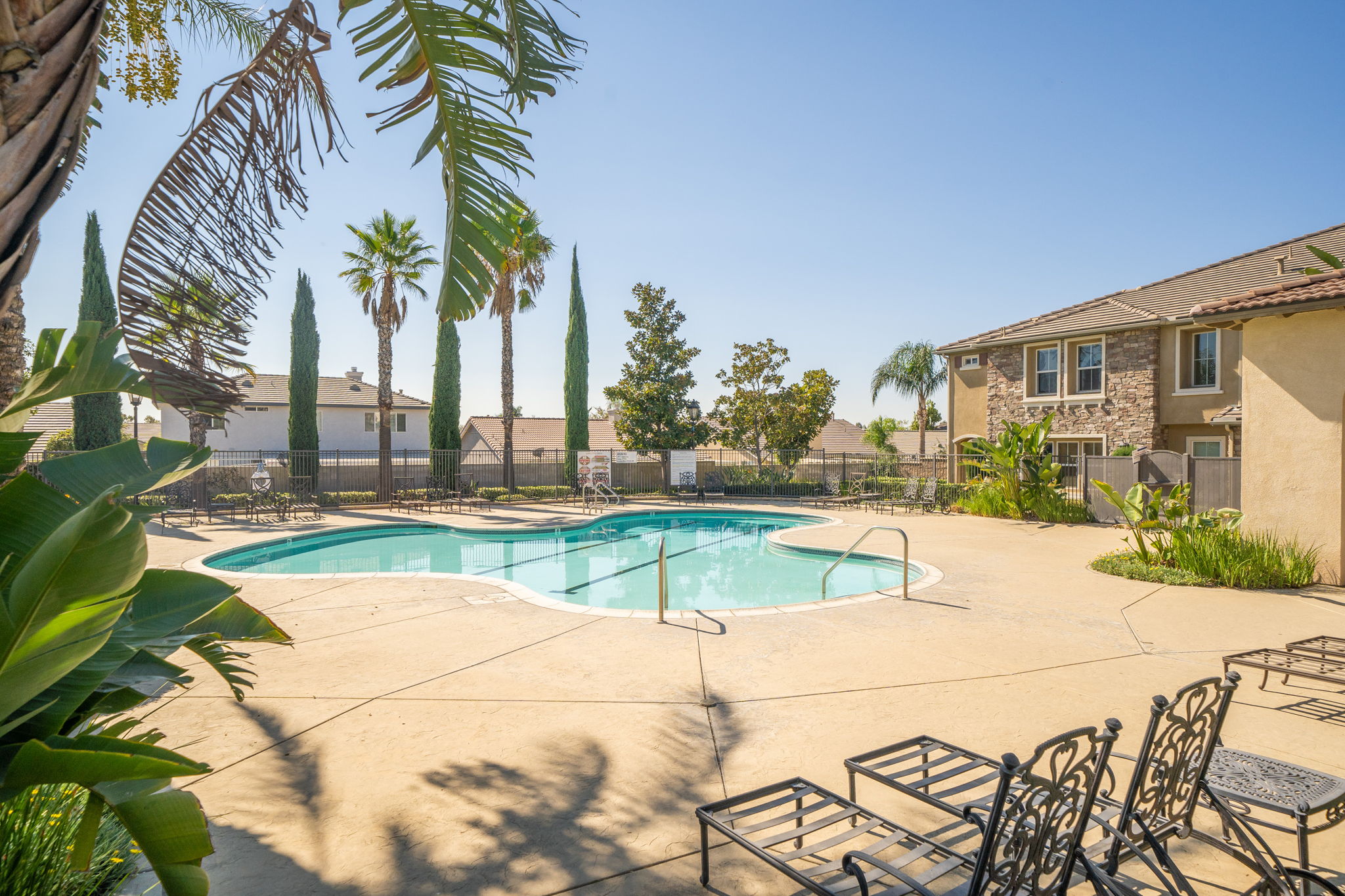 16570 S Highland Ave Fontana Ca 92336null