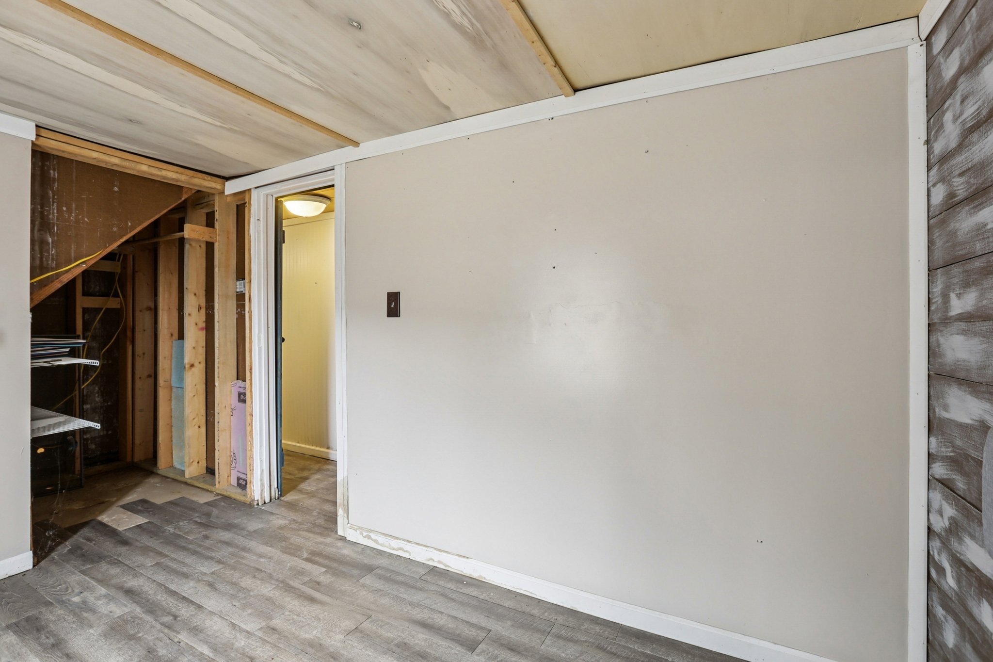 Upper Schooner Rd-S3012-026.jpg