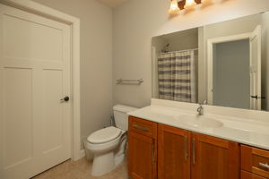 37-Bathroom