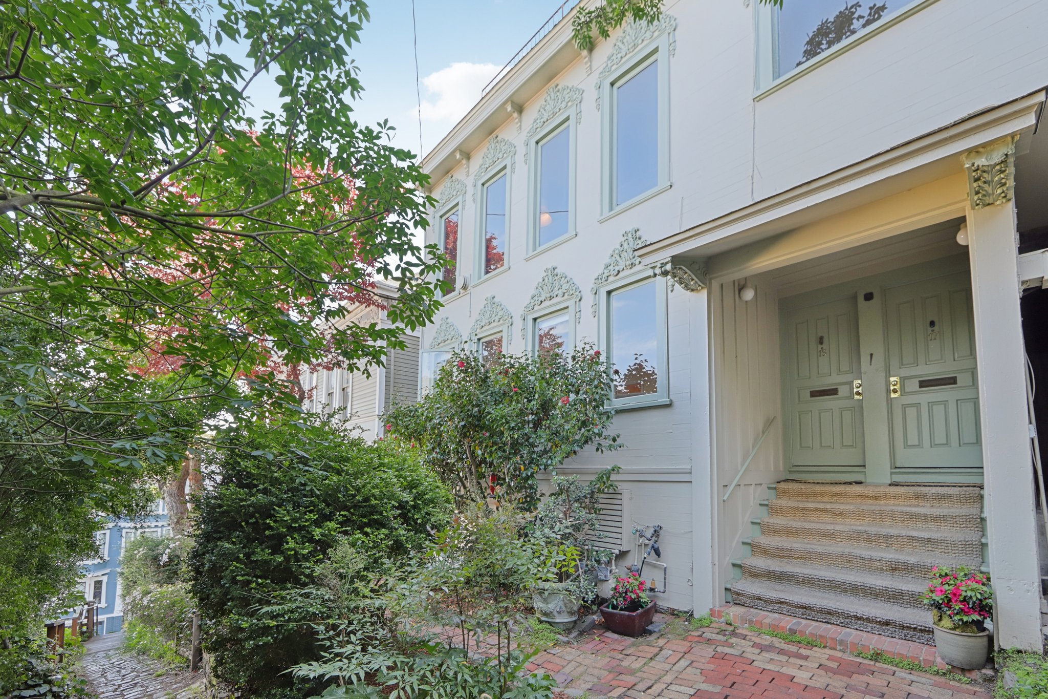 15-17 Macondray Ln 2