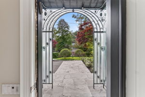 15 Alexandra Wood, Toronto ON