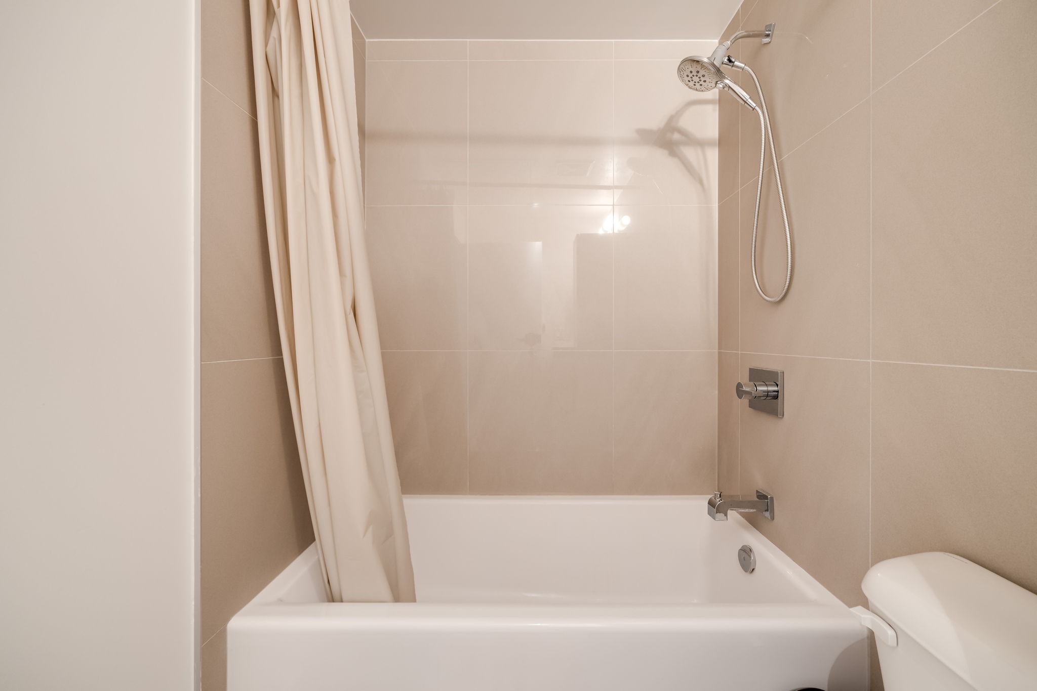 Toronto property showcase — delivered property photograph 16