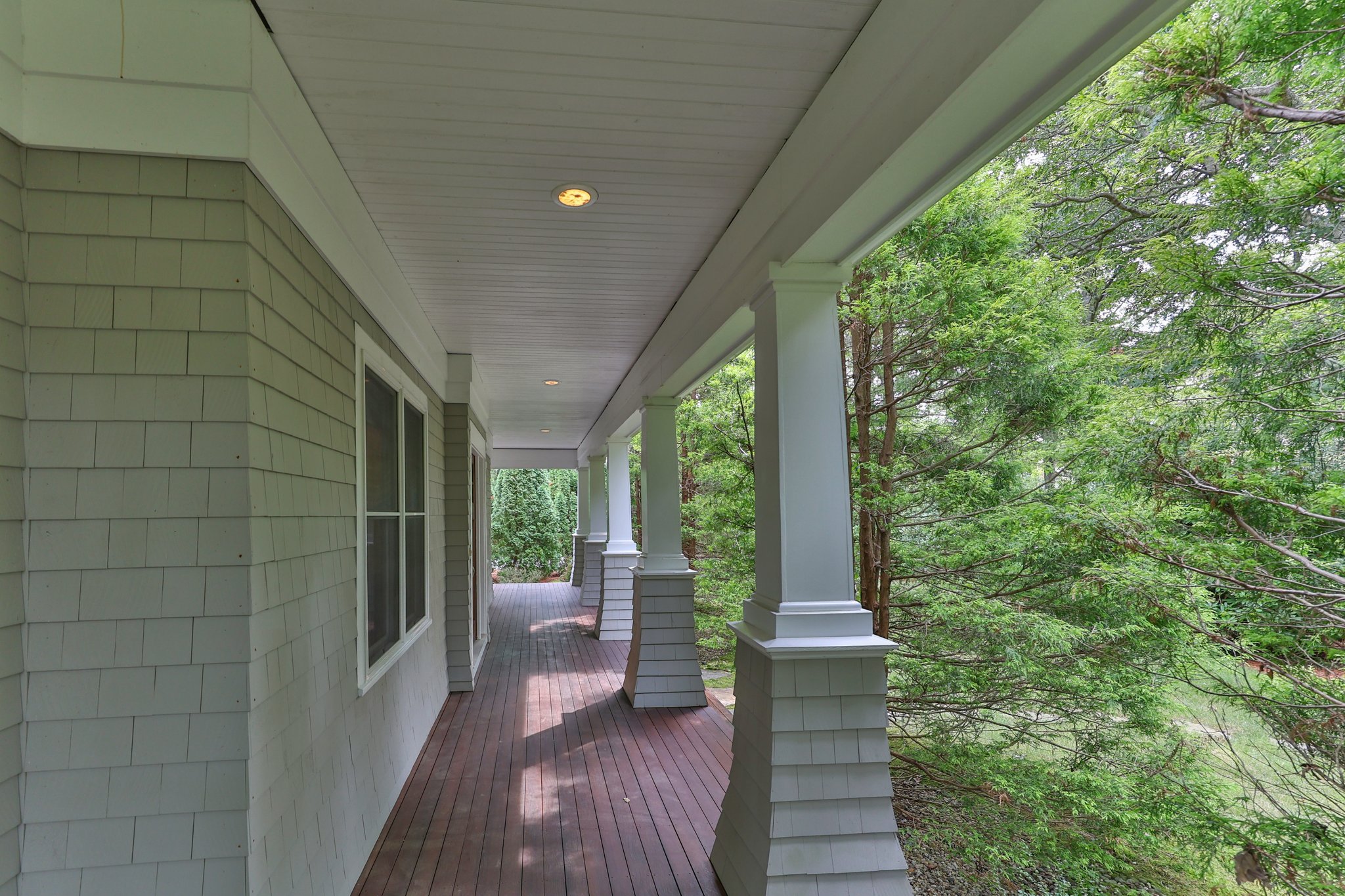 Front Porch/Entrance