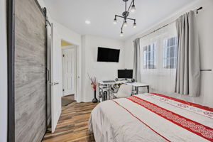  Photo 41