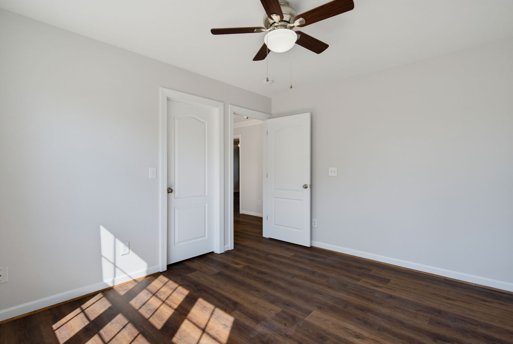 15 Breezewood Ct-26