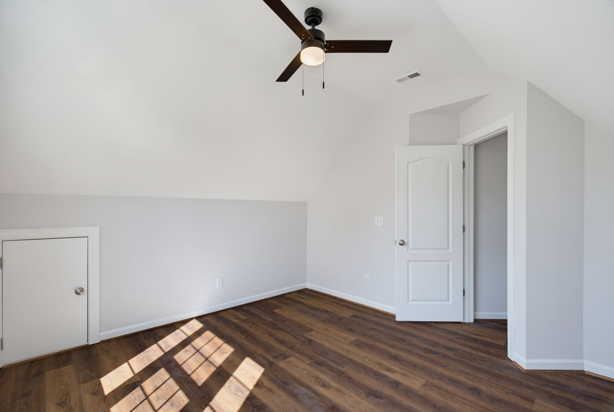 15 Breezewood Ct-30
