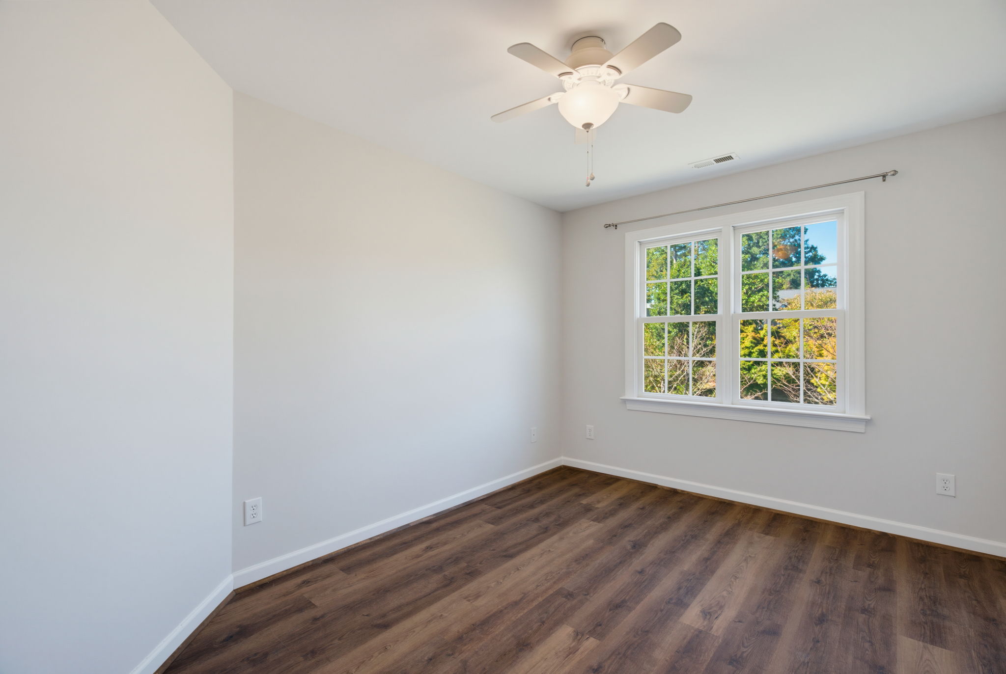 15 Breezewood Ct-31