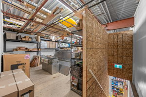  Photo 32