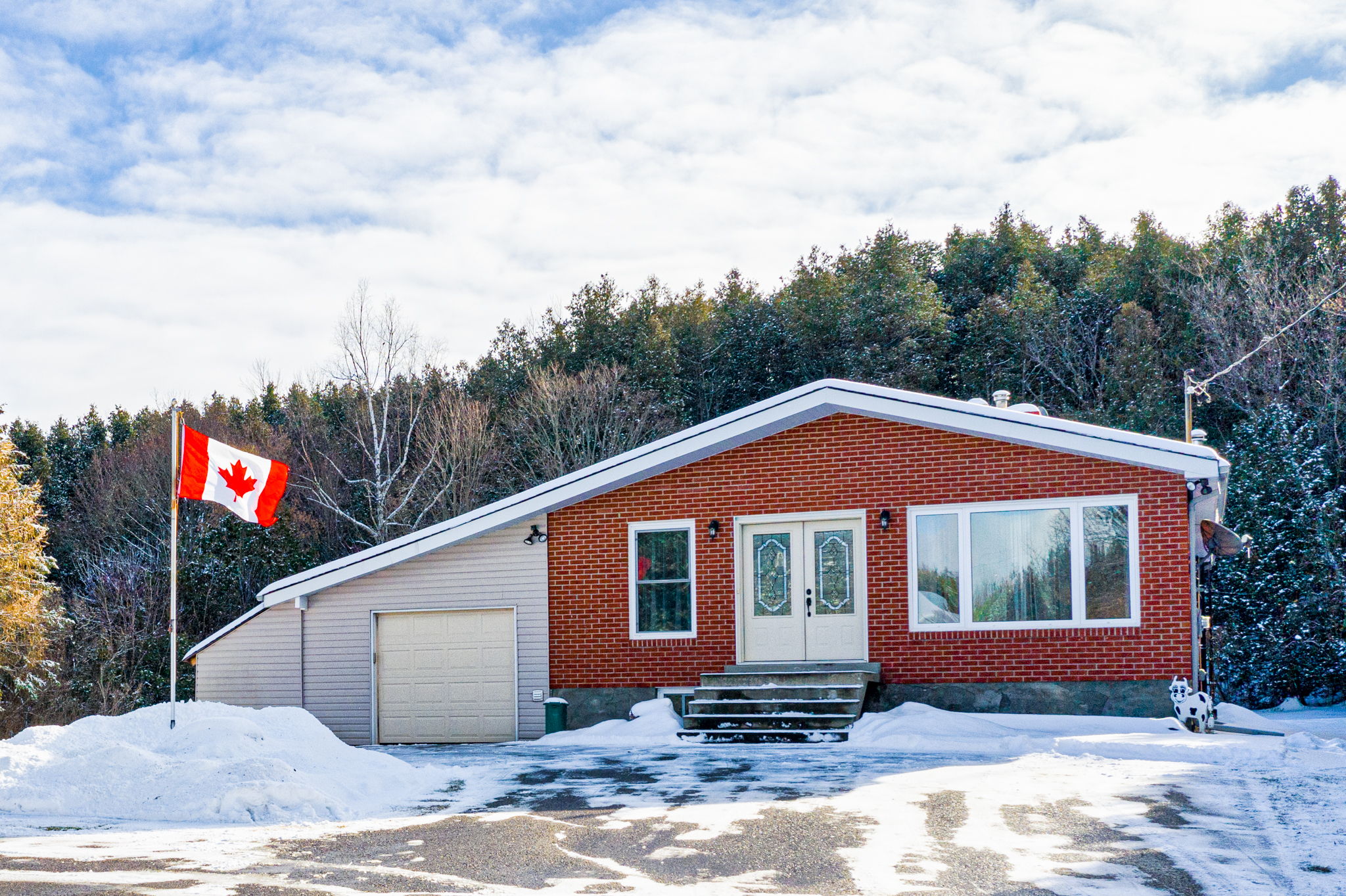15 Cedar Lane, Mono, ON L9W 2Y8 JT Home Tours