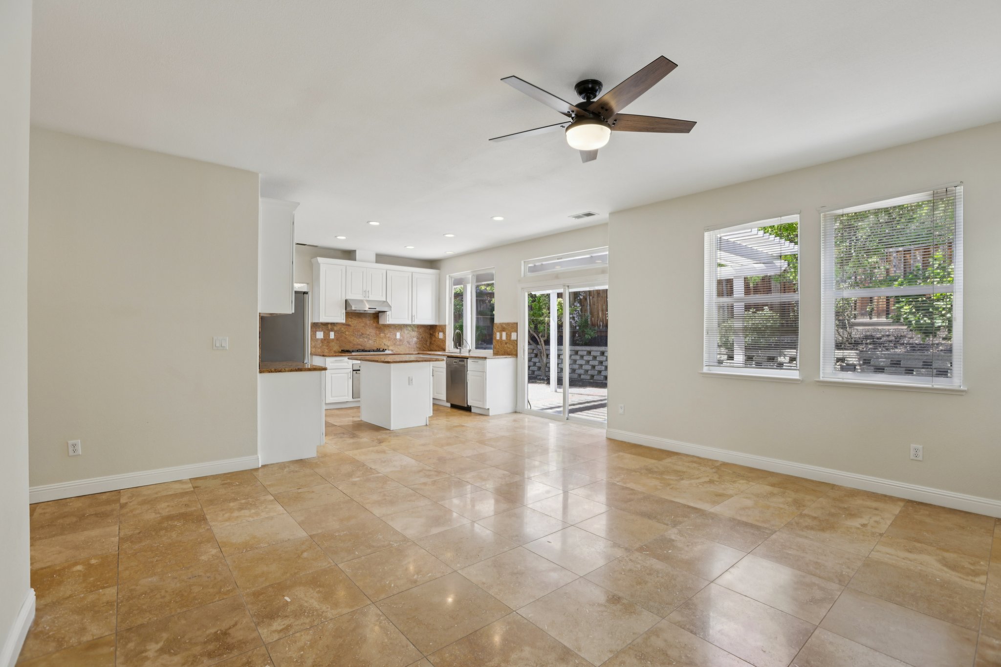 Centennial Way-S2703-004.jpg