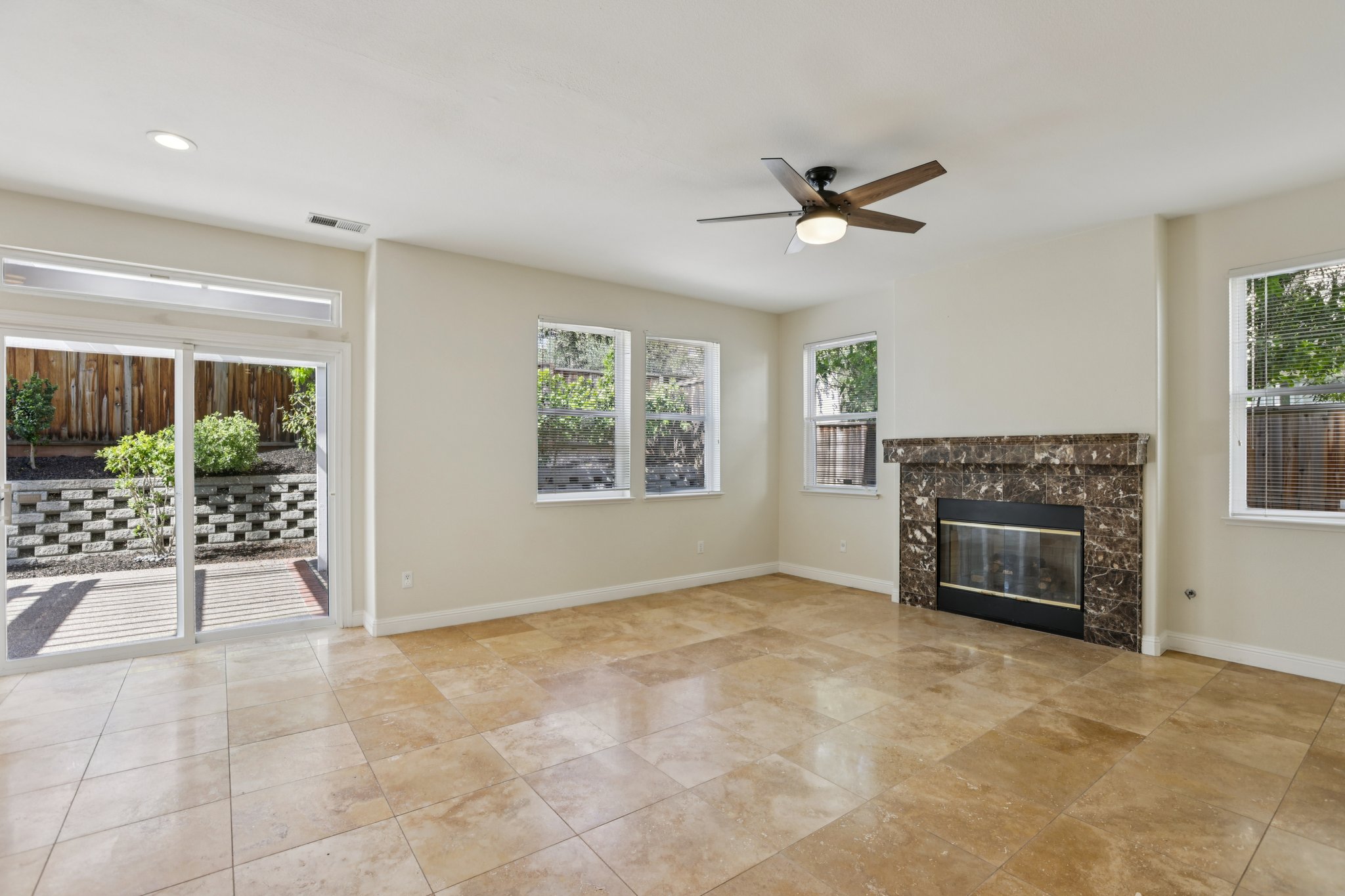 Centennial Way-S2703-005.jpg