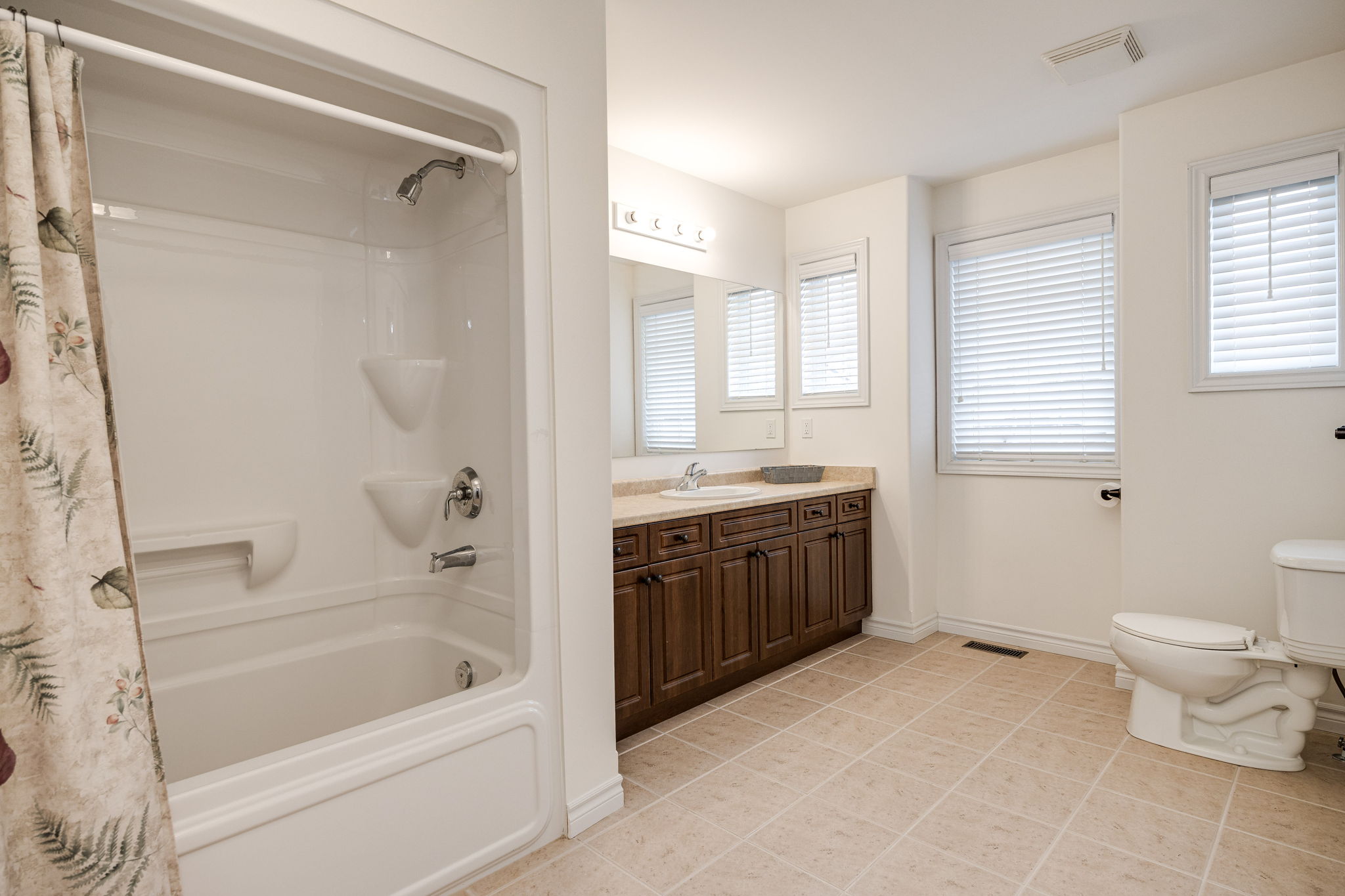 Orangeville property showcase — delivered property photograph 26