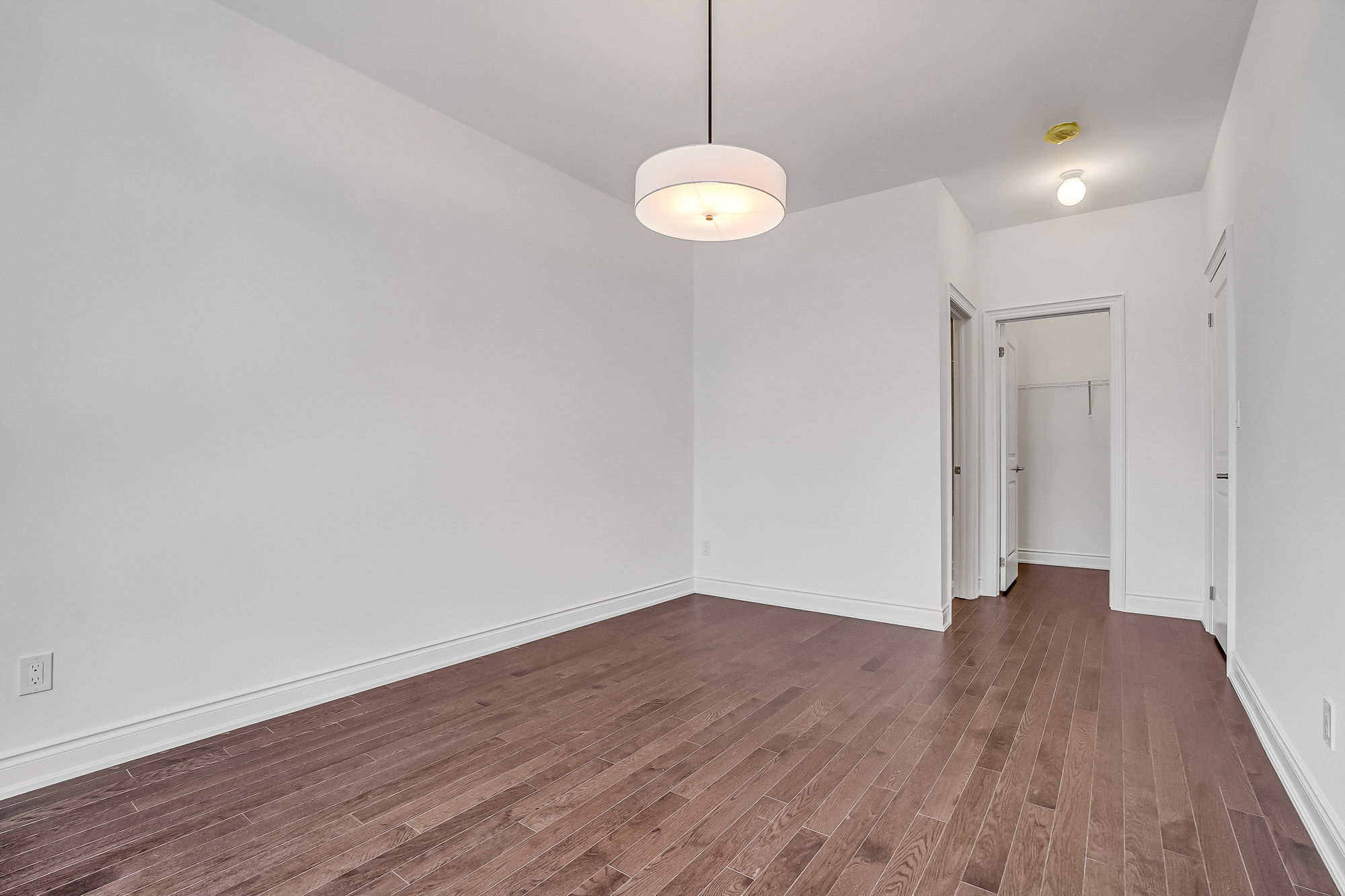 43-second bedroom2