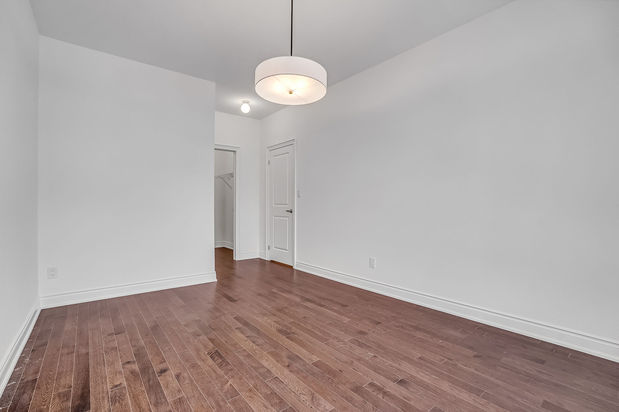 44-second bedroom3