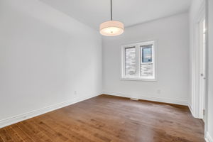 50-forth bedroom1